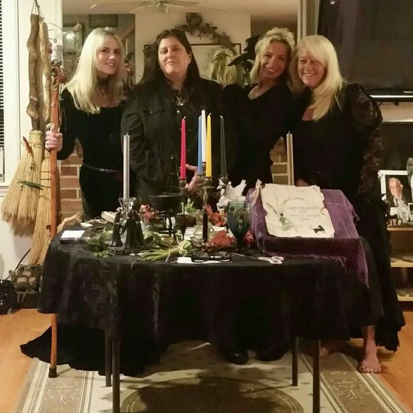 Meet your Posher, Lisa - Picture 1 of 2